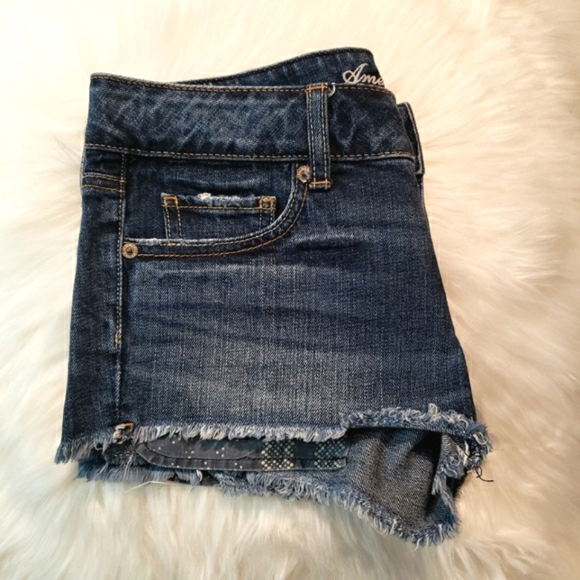 AEO American Eagle Cut Off Raw Hem Exposed Pockets Denim Jean Shorts Size 4 - Picture 4 of 8